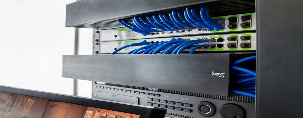 Low voltage contractor